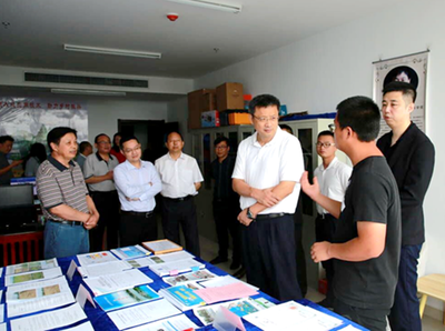 市委常委、副市長謝忠率隊來我校考察交流文藝創作工作